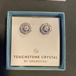 TouchStone Crystal change up earrings 💎💎